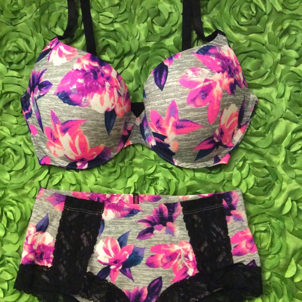 PINK Everywhere Push Up Bra & Boyshort